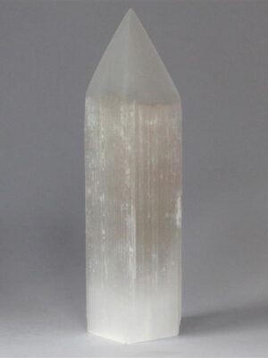 Selenit piramida - 20cm